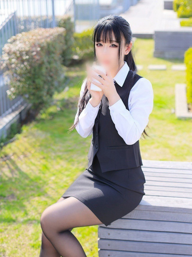 小野田夢華(おのだゆめか)（淫らなOLの愛人たち 美スト(ビースト)）