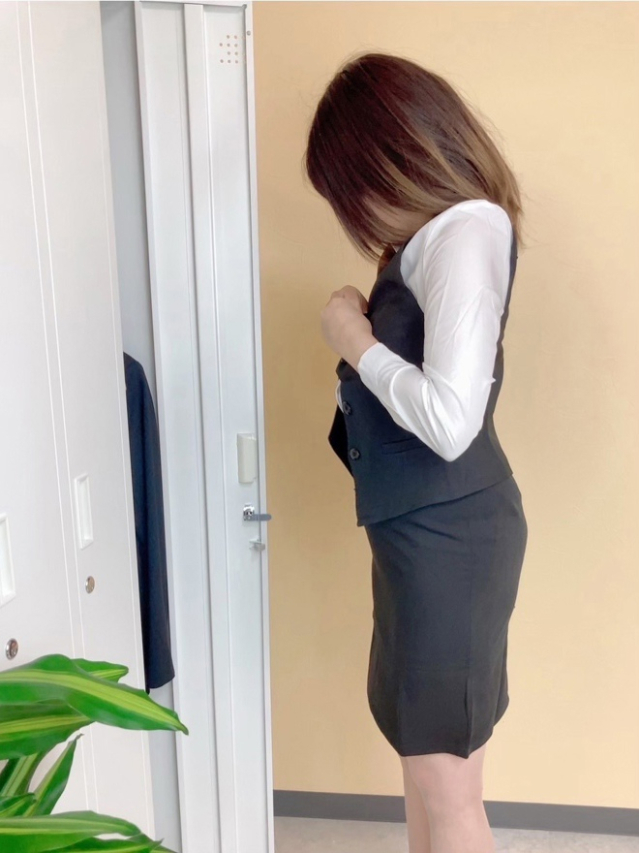 永長美佳(ながおさみか)（淫らなOLの愛人たち 美スト(ビースト)）