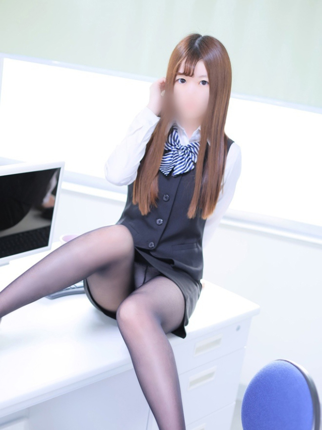 山内凜華(やまうちりんか)（淫らなOLの愛人たち 美スト(ビースト)）