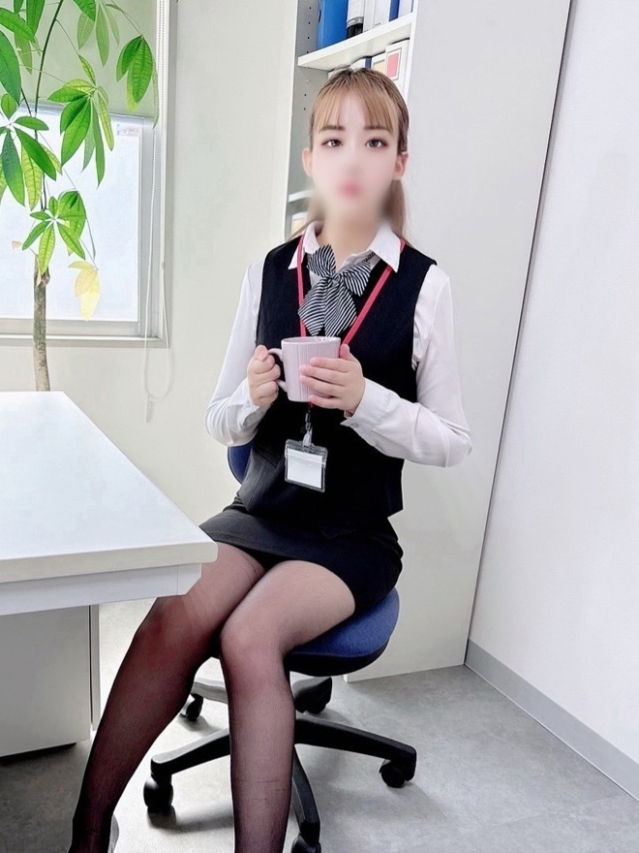 田口華那依(たぐちかなえ)（淫らなOLの愛人たち 美スト(ビースト)）