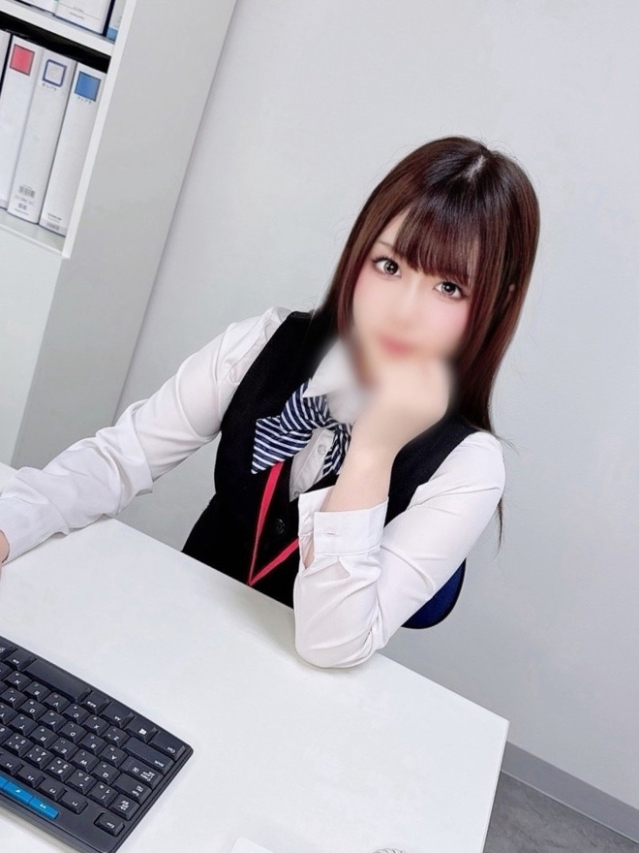 杉岡里穂(すぎおかりほ)（淫らなOLの愛人たち 美スト(ビースト)）