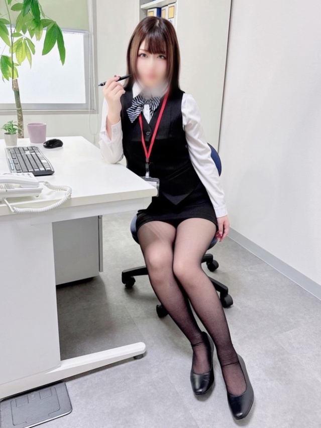 杉岡里穂(すぎおかりほ)（淫らなOLの愛人たち 美スト(ビースト)）