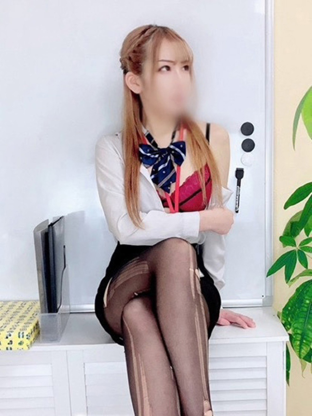 杉本美玲(すぎもとみれい)（淫らなOLの愛人たち 美スト(ビースト)）