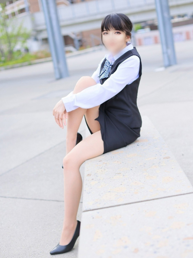 山口理沙(やまぐちりさ)（淫らなOLの愛人たち 美スト(ビースト)）