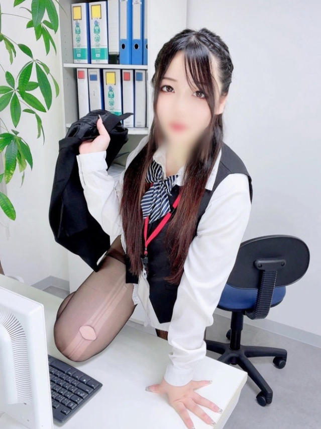 宮澤瑠璃(みやざわるり)（淫らなOLの愛人たち 美スト(ビースト)）