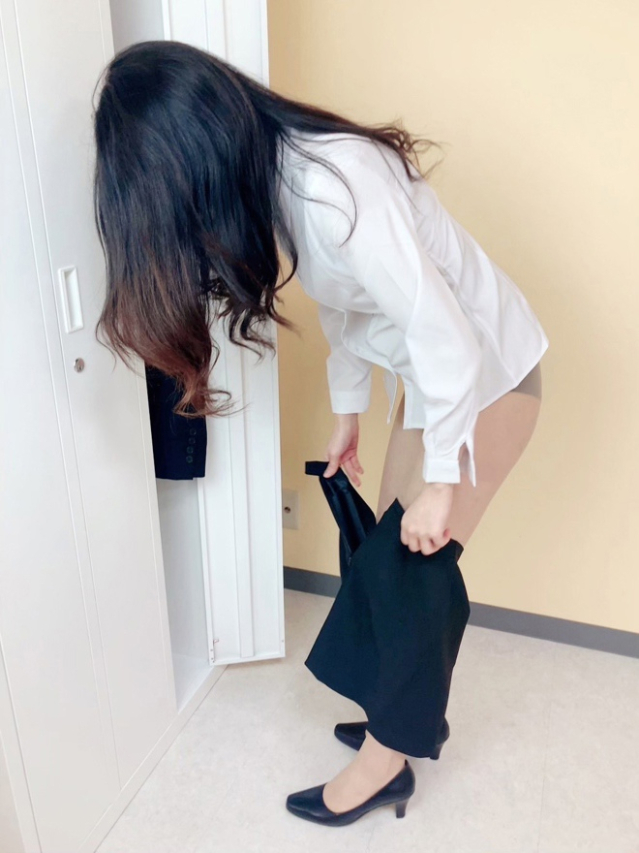 北山紫音(きたやましおん)（淫らなOLの愛人たち 美スト(ビースト)）