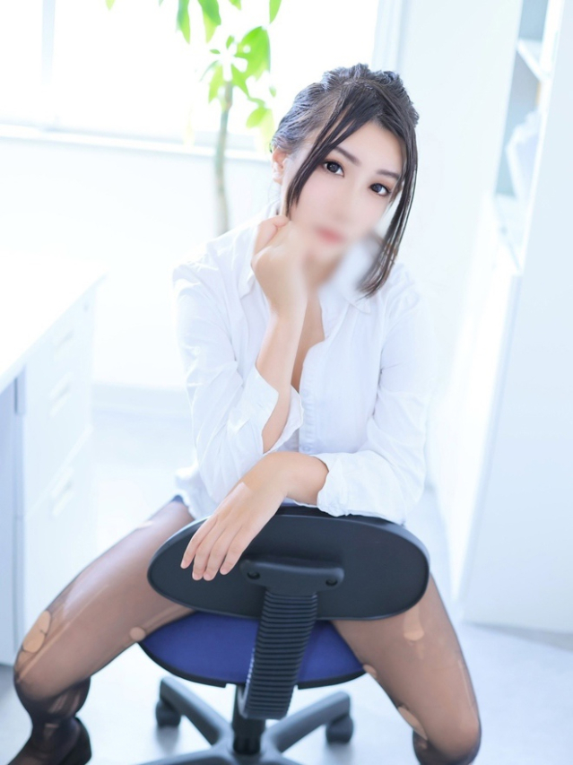 柿本杏里(かきもとあんり)（淫らなOLの愛人たち 美スト(ビースト)）