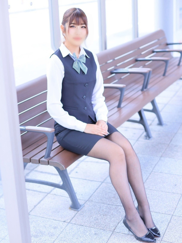 高原綺莉(たかはらきらり)（淫らなOLの愛人たち 美スト(ビースト)）