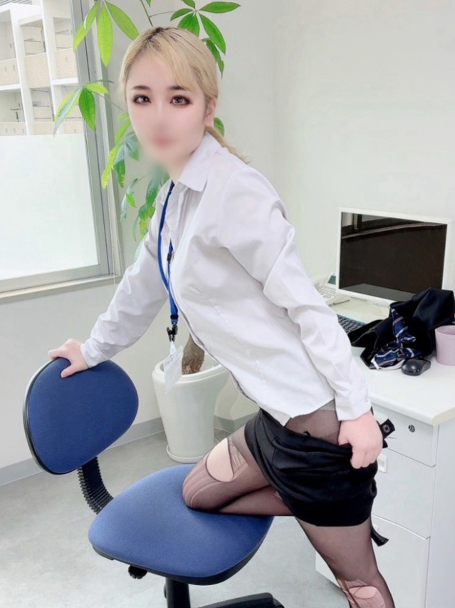 秋元美乃莉(あきもとみのり)（淫らなOLの愛人たち 美スト(ビースト)）