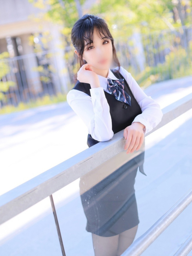 松崎陽葵(まつさきひなた)（淫らなOLの愛人たち 美スト(ビースト)）