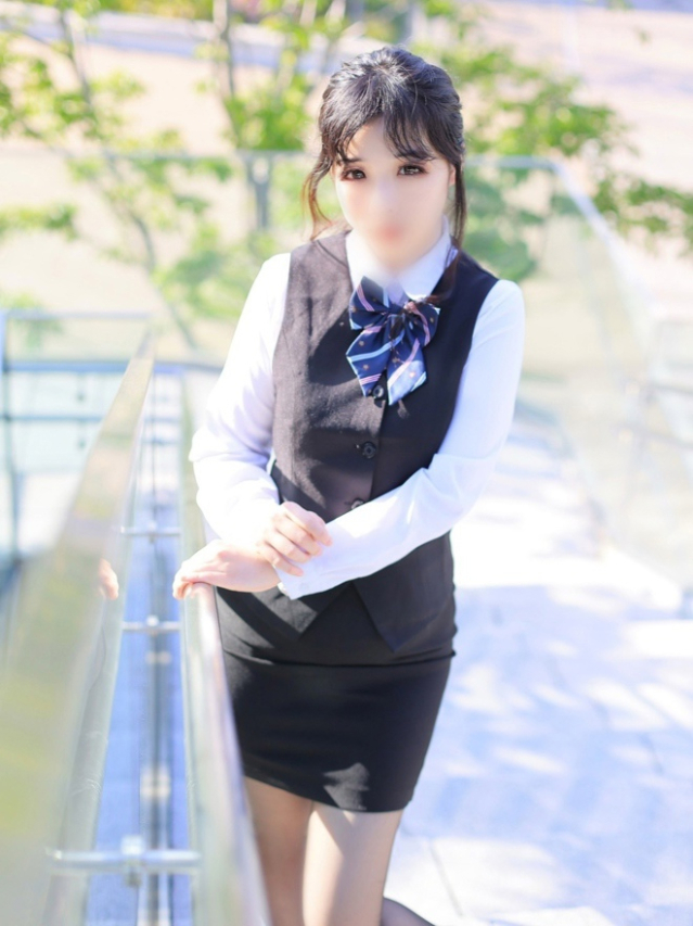 松崎陽葵(まつさきひなた)（淫らなOLの愛人たち 美スト(ビースト)）