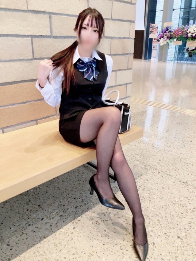 池田佑衣(いけだうい)（淫らなOLの愛人たち 美スト(ビースト)）