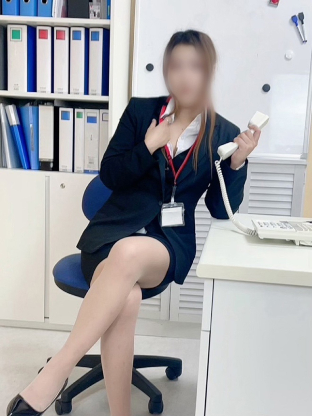 中嶋麗奈(なかじまれいな)（淫らなOLの愛人たち 美スト(ビースト)）