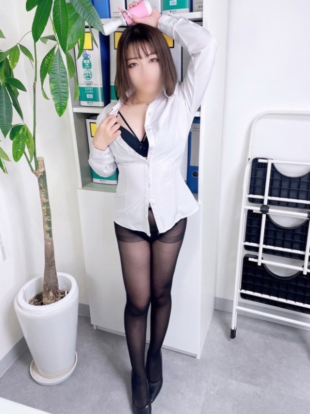 冬月麗未(ふゆつきれみ)(淫らなOLの愛人たち 美スト(ビースト))