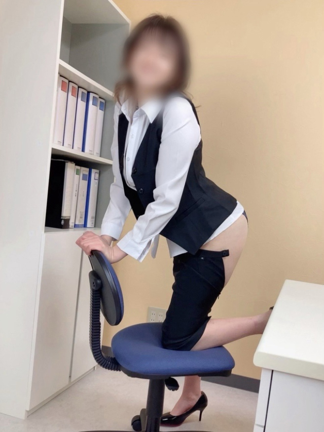 前田亜美(まえだあみ)（オプション無料！！ハレンチOL倶楽部）