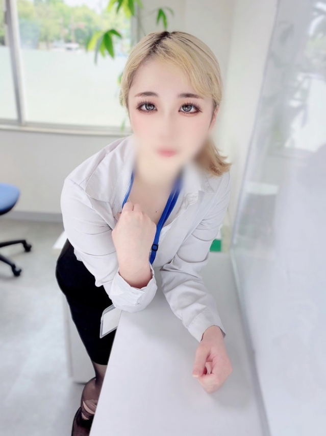 秋元美乃莉(あきもとみのり)（オプション無料！！ハレンチOL倶楽部）