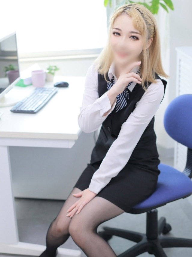 秋元美乃莉(あきもとみのり)（オプション無料！！ハレンチOL倶楽部）