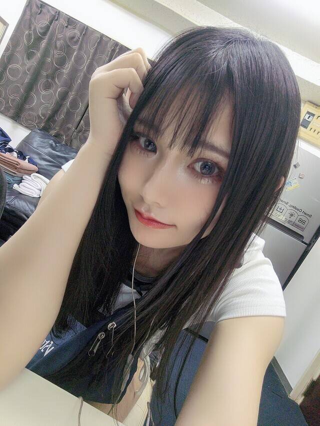 灰色は黒より明るいから