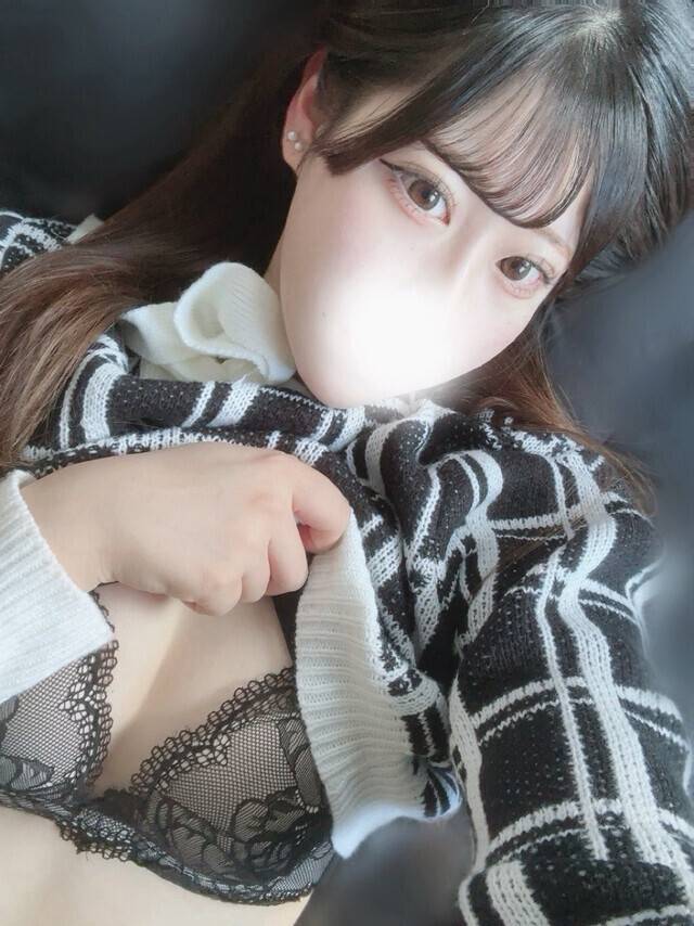 チラ見せ♡‬