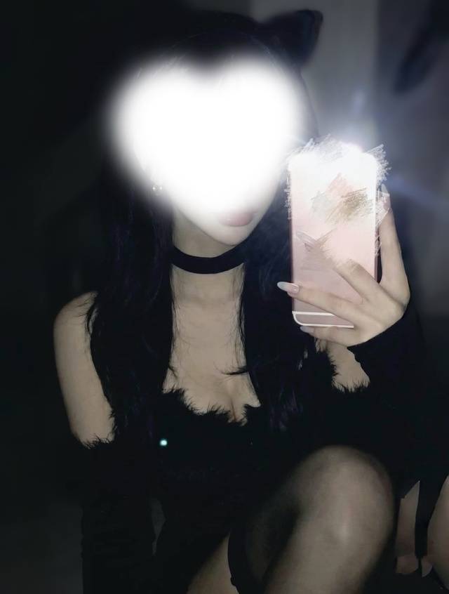 ねぇ、我慢できる、、？♡