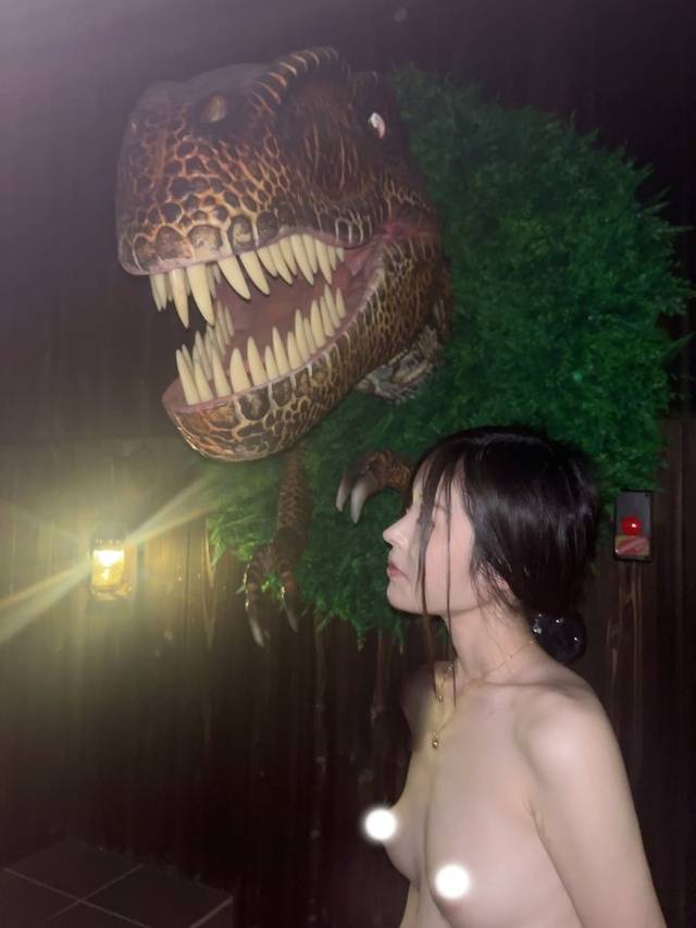 初めて外でエチした///