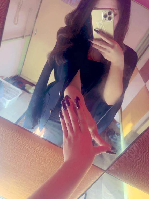 かな(RED ROOM(レッドルーム))