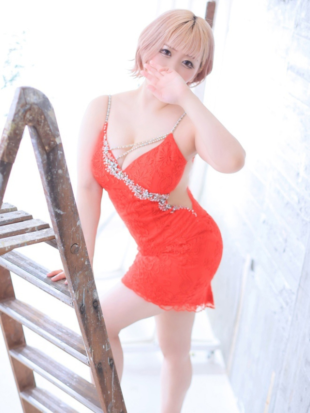 りょうな（RED ROOM（レッドルーム））