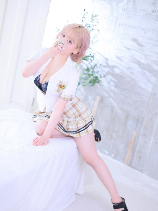 りょうな（RED ROOM（レッドルーム））