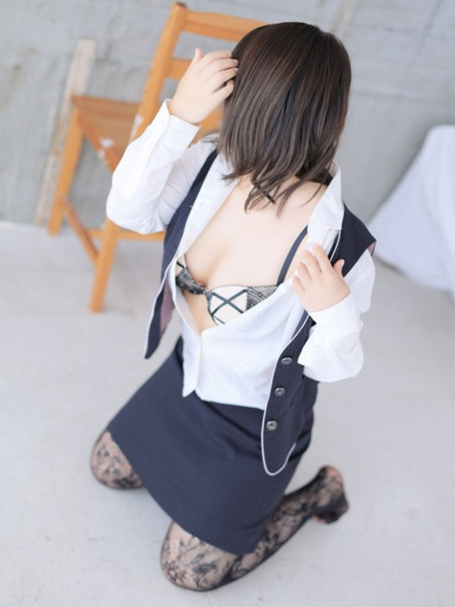 にいな（RED ROOM（レッドルーム））