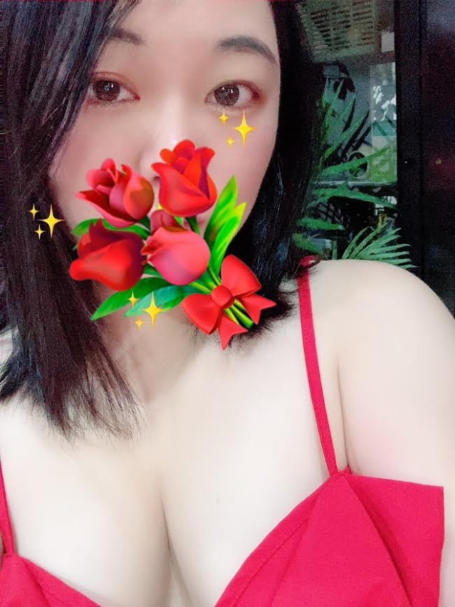 すずな（RED ROOM（レッドルーム））