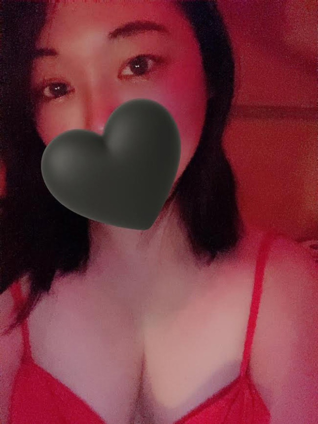 すずな（RED ROOM（レッドルーム））