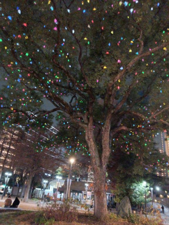 阪神尼崎の駅前のイルミネーション