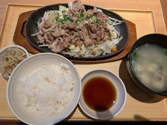 やよい軒でランチ