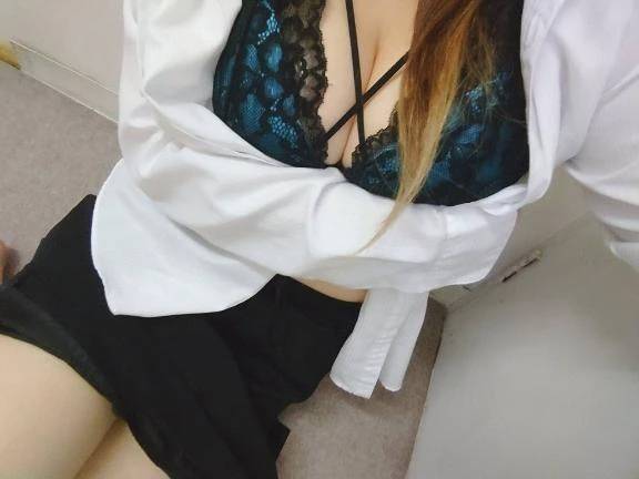 戻りました🙋🏻‍♀️  ̖́-
