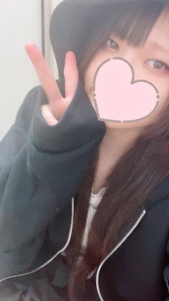 ぽすっ……