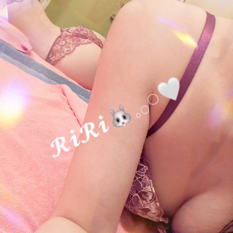 りり（BIJOULUNA-ビジョルナ-）