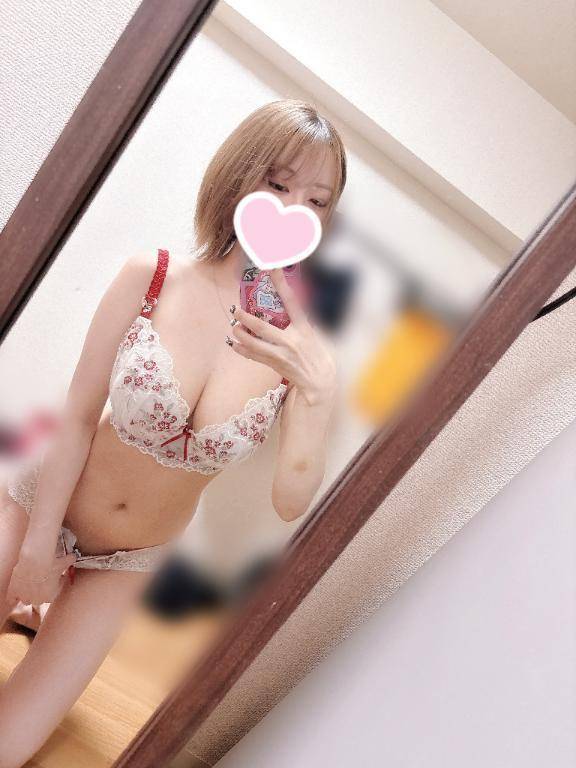 鏡越しってなんだかえろいよね