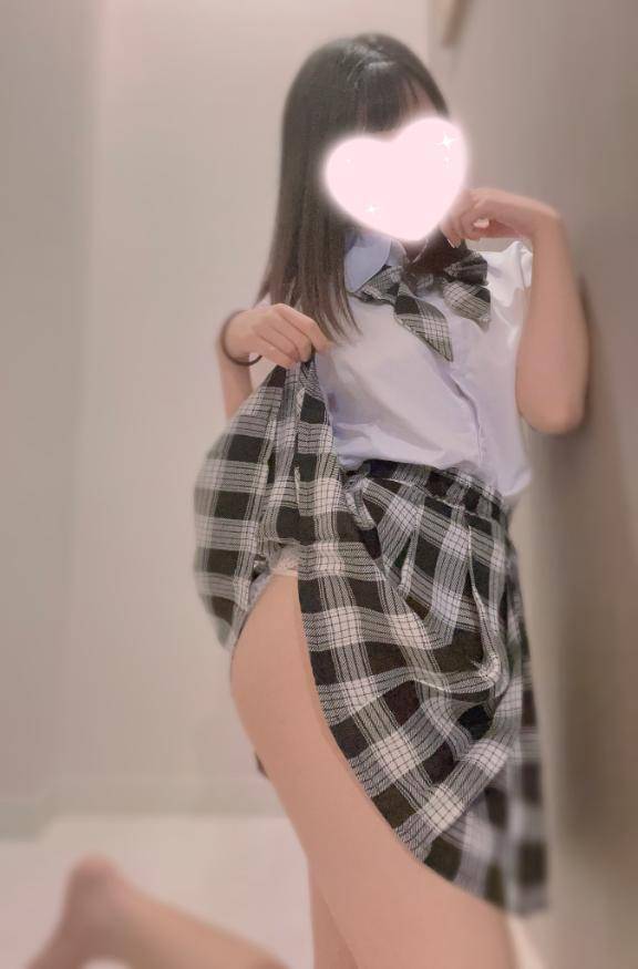 お尻チラッ♡