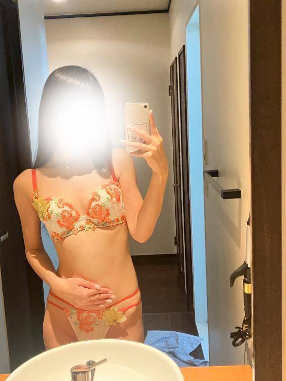 隠し切れない曲線美🩷