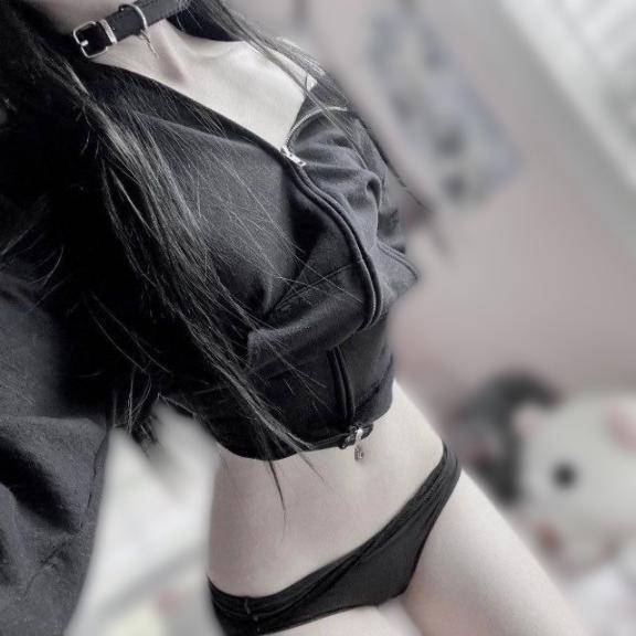 コンビニの駐車場で...💦