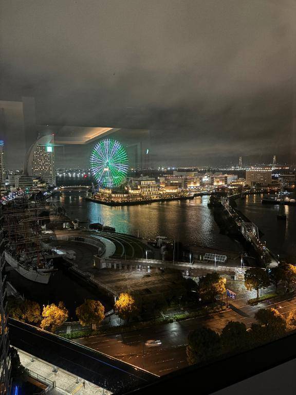 お待ちください😭