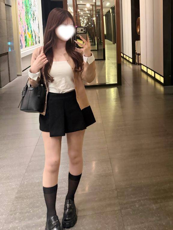 何してるのー？♡