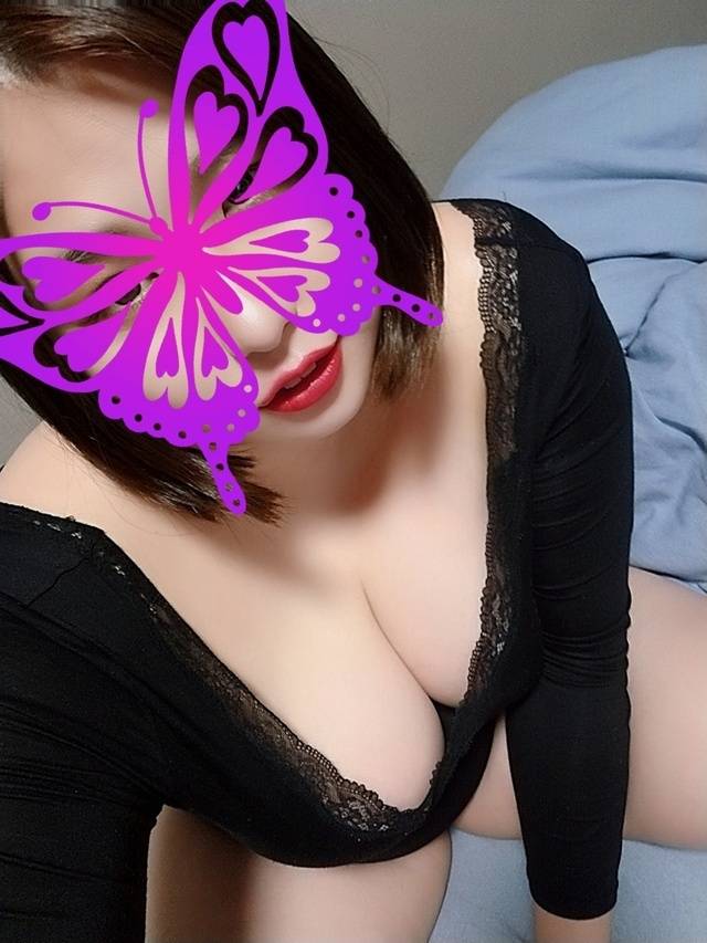 爆乳女神🥹🩷🩷🩷🩷