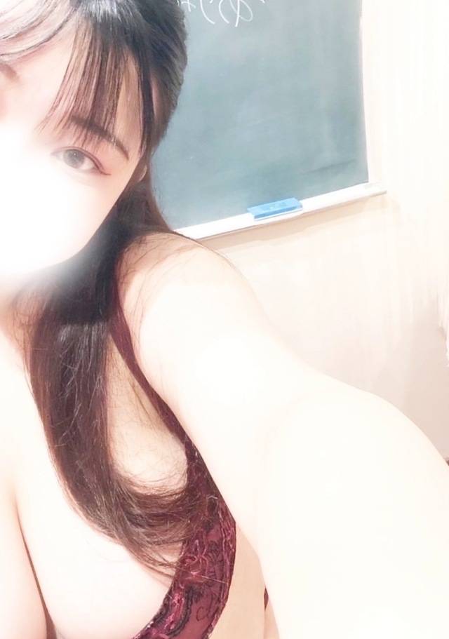 🤍夜のお誘い待ってます㊙️㊙️︎💕︎