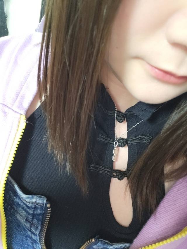 服の下