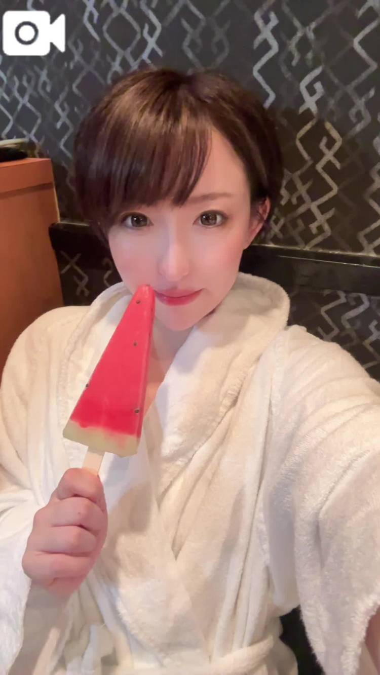 💋衝撃のお出迎えとろけるキス…あなたも腰が落ち着かないかも？