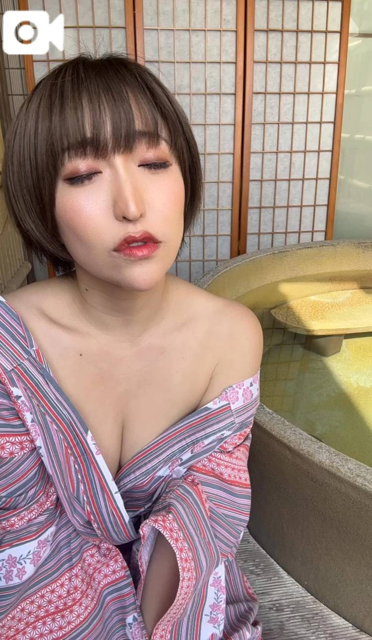 柔らかいキスから始まる特別なひととき💋