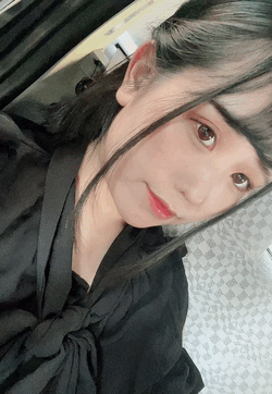 いつもぎこちない笑顔🤪