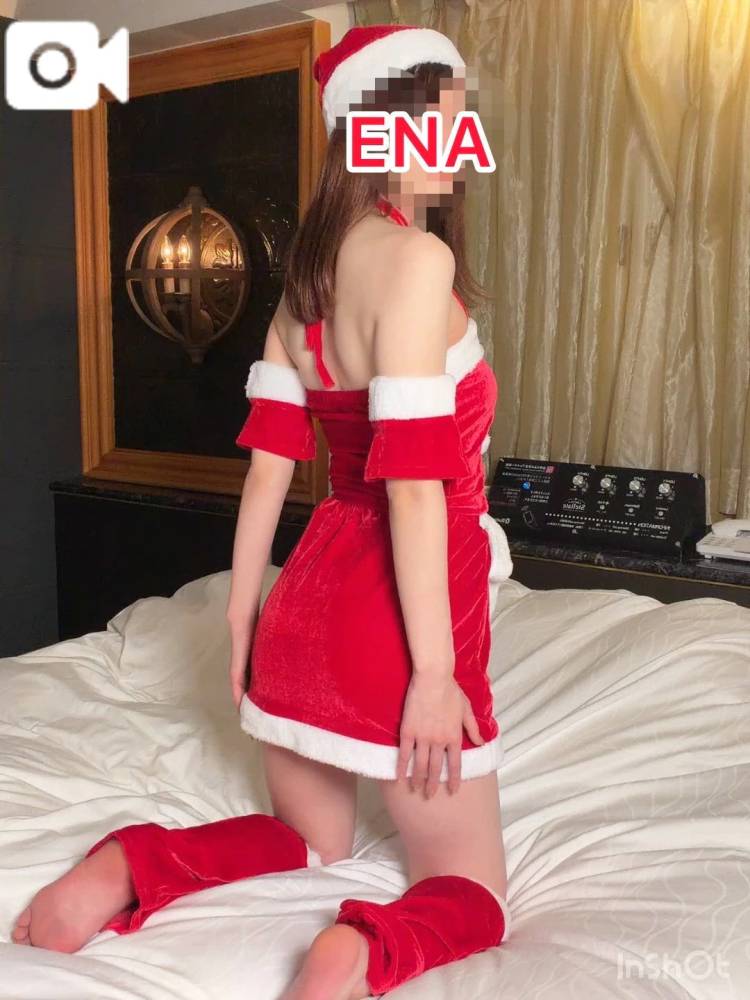 【えな】業界未経験のドエロ美女（コーチと私とビート板・・・）