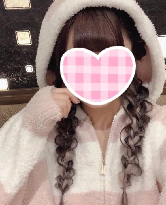 【ももか】経験浅め清楚系（コーチと私とビート板・・・）